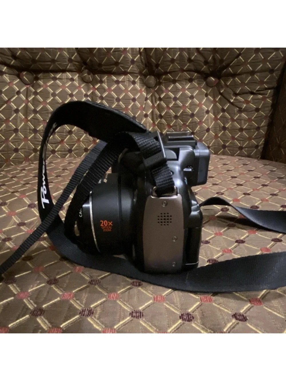 Canon PowerShot SX20 IS Bridge Camera 12.1MP 20x Zoom IS Black/Gray